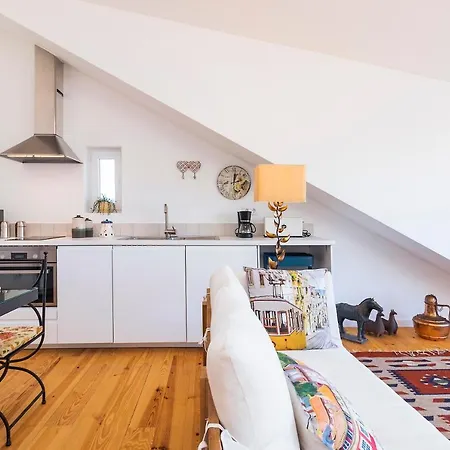 Lusitano Floor Apartment *