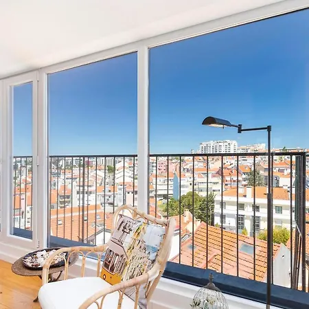 Lusitano Floor Apartment