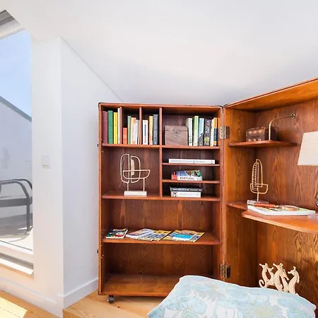 Lusitano Floor Apartment